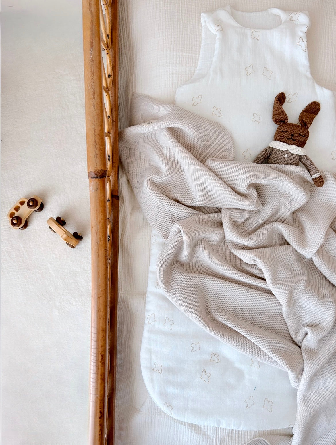 Wild Hand Doudou Rabbit Oatmeal Combination